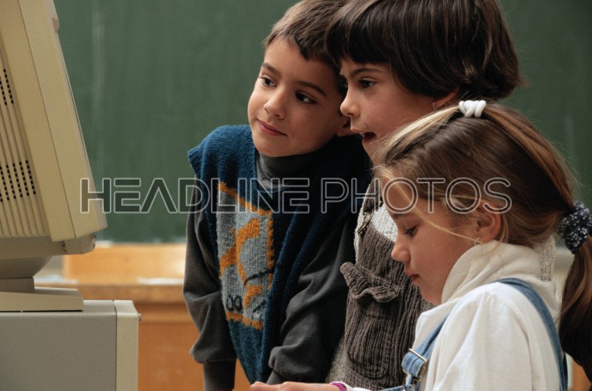 Students operating computers - Photo #27081 - Headline Photos ...